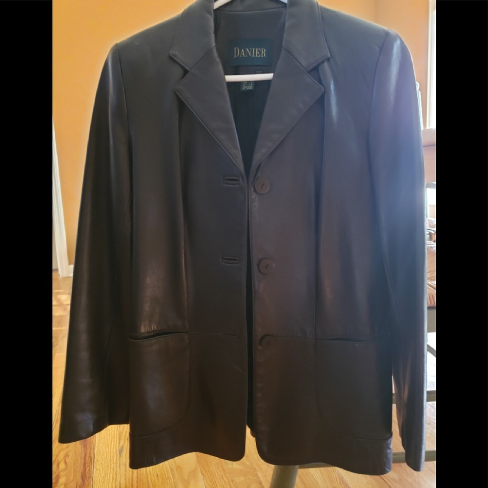 Black Women’s Size 4/6 Jacket- Perfect Condition
